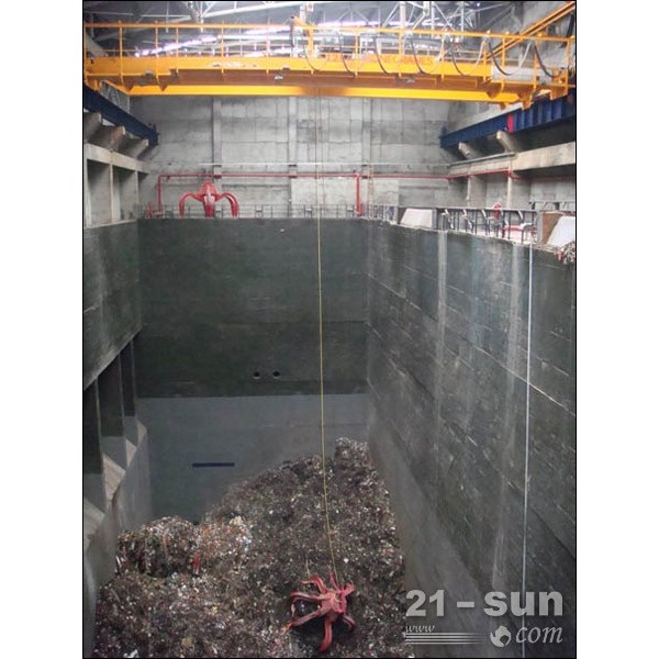 ȫ�Ԅ�����ץ�����ؙC�M(j��n)�v����ĳ�Ŀ KONE automatic garbage grab crane entered